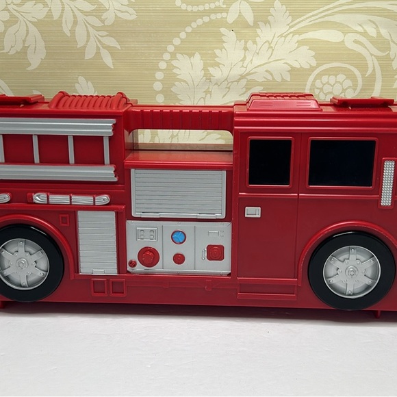 Motor Max Fire Truck Carrying Case - Picture 2 of 7